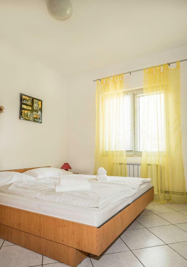 Apartments Tepavac Novi Vinodolski Buitenkant foto